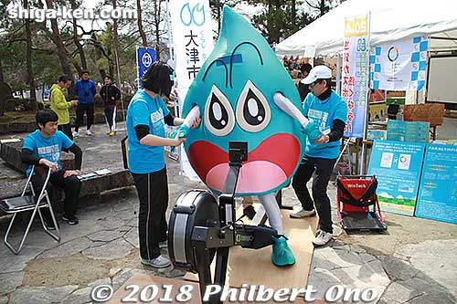 Another mascot.
Keywords: shiga otsu biwako mainichi lake biwa marathon