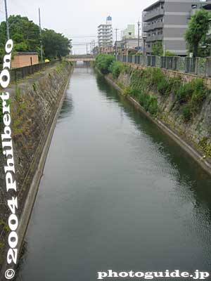 Lake Biwa Canal No. 1. The Lake Biwa Canal (Biwako Sosui) supplies water from Lake Biwa in Otsu to Kyoto. After four years of monumental construction, the canal was completed in 1890. 
Keywords: shiga prefecture otsu biwako sosui canal lake biwa