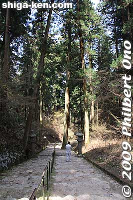 It was some distance to walk, but all downhill.
Keywords: shiga otsu enryakuji buddhist temple tendai 