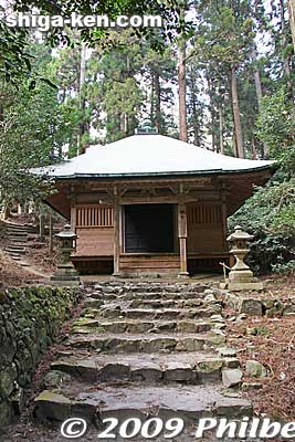 Tsubaki-do Hall.
Keywords: shiga otsu enryakuji buddhist temple tendai 