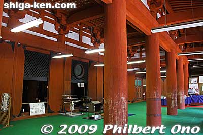 Inside Shaka-do Hall
Keywords: shiga otsu enryakuji buddhist temple tendai 