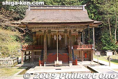 Shirayama-gu Shrine Honden Hall. Important Cultural Property built in 1598. 白山宮　本殿
Keywords: shiga otsu shinto hiyoshi taisha shrine 