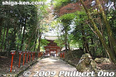 Path to Higashi Hongu Shrine.
Keywords: shiga otsu shinto hiyoshi taisha shrine 