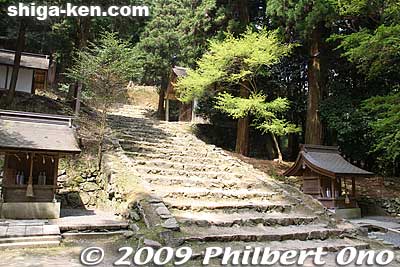 Path to Mt. Hachioji where there are two more shrines.
Keywords: shiga otsu shinto hiyoshi taisha shrine 