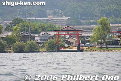 Hiyoshi Taisha's waterfront torii as seen from the lake.
Keywords: shiga otsu shinto hiyoshi taisha shrine