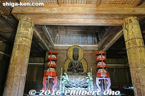 Inside the Tahoto is this altar for Dainichi Nyorai. 大日如来
Keywords: shiga otsu ishiyama-dera buddhist temple