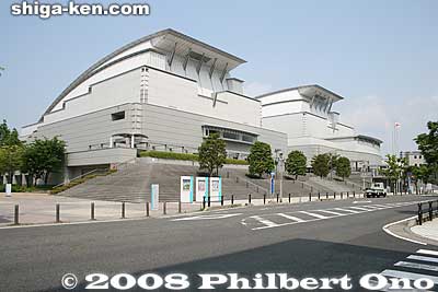 Biwako Hall, Shiga's most modern concert hall. This area is also reclaimed land.
Keywords: shiga otsu lakefront