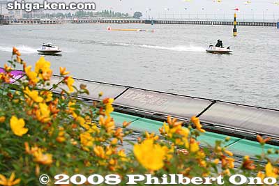 Biwako motorboat race in Otsu.
Keywords: shiga otsu biwako kyotei motorboat race racing course