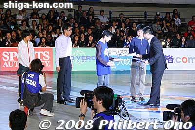 These people won the team naming contest. They proposed the name "LakeStars."
Keywords: shiga otsu lakestars basketball team pro sports 