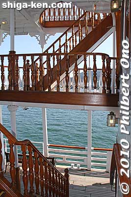 Wooden staircase on the Michigan paddlewheel boat.
Keywords: shiga otsu lake biwa cruise michigan paddlewheel boat biwakocruise