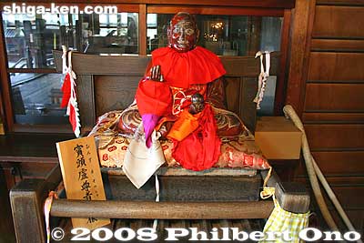 Statue inside Kannon-do Hall
Keywords: shiga otsu miidera onjoji temple tendai buddhist sect