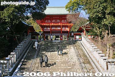 Steps to Rōmon Gate, the shrine's most outstanding structure. (楼門)
Keywords: shiga prefecture otsu shinto shrine emperor tenchi