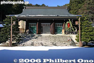Naihaiden Hall (Inner Haiden 内拝殿)
Keywords: shiga prefecture otsu shinto shrine emperor tenchi