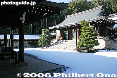 Naihaiden Hall
Keywords: shiga prefecture otsu shinto shrine emperor tenchi