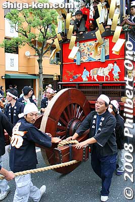 It was in 1638 when the tri-wheel hikiyama floats started to be constructed for the festival. As Otsu prospered, more floats were built until 1776 when the last Otsu Matsuri float (Gekkyuden-zan) was built.
Keywords: shiga otsu matsuri festival floats 
