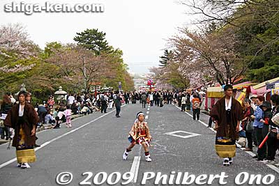 Flower Procession on Sando 花渡り式
Keywords: shiga otsu sanno sai matsuri festival 