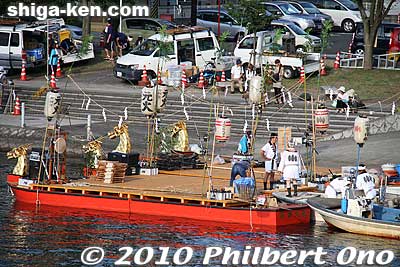 The two mikoshi boats have dragon heads.
Keywords: shiga otsu setagawa river senkosai mikoshi matsuri festival portable shrine boats 
