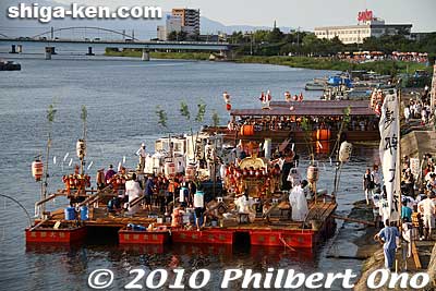 Keywords: shiga otsu setagawa river senkosai mikoshi matsuri festival portable shrine boats 