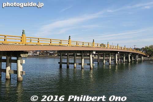 Seta-no-Karahashi Bridge over Seta River
Keywords: shiga otsu seta river karahashi bridge