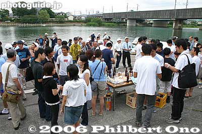 Celebrations
Keywords: shiga boat rowing race tokyo kyoto university lake biwa setagawa seta river