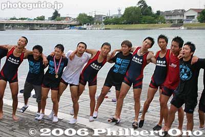 Singing "Lake Biwa Rowing Song" (Biwako Shuko no Uta)
Keywords: shiga boat rowing race tokyo kyoto university lake biwa setagawa seta river