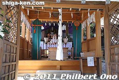 Honden Hall offerings.
Keywords: shiga ryuo-cho ryuou namura shrine jinja