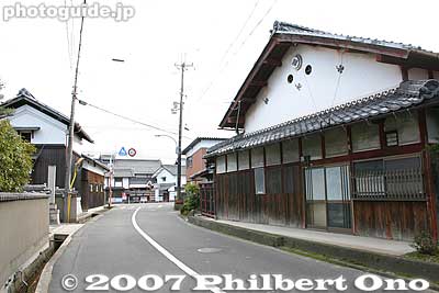 Get off at Oguchi which is near central Ryuo and Namura Shrine. 小口
Keywords: shiga ryuo-cho 