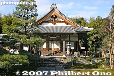 Ryuoji Temple belongs to the Tendai Sect. 龍王寺
Keywords: shiga ryuo-cho ryuoh-cho mountain mt. yukinoyama temple