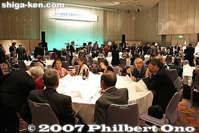 Dinner banquet hosted by Shiga Prefecture on Nov. 13, 2007.
Keywords: 2007 shiga kenjinkai international convention otsu prince hotel