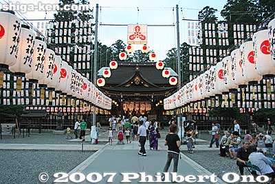 Approaching the main shrine hall.
Keywords: shiga taga-cho town taga taisha shrine lantern festival summer matsuri
