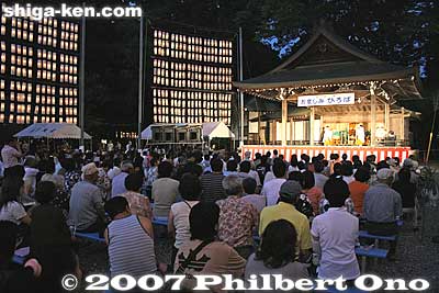 Entertainment on stage
Keywords: shiga taga-cho town taga taisha shrine lantern festival summer matsuri