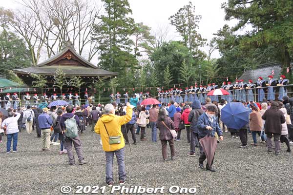 Setsubun always attracts a good crowd.
Keywords: shiga taga-cho taga taisha shrine setsubun matsuri festival