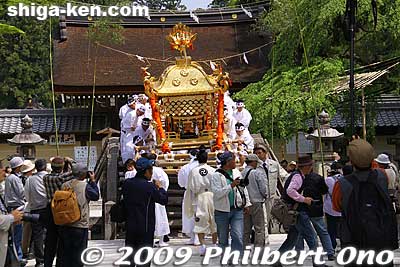 Keywords: shiga taga-cho taisha matsuri festival shrine horses mikoshi 