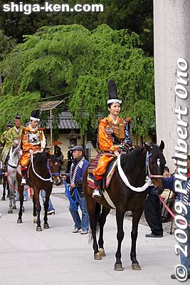 The afternoon procession included these two foxy ladies who supposed to be women warriors on horseback. Also see [url=http://www.youtube.com/watch?v=M_Gg3rMEex4]my YouTube video here.[/url]
Keywords: shiga taga-cho taga matsuri festival taisha horses 
