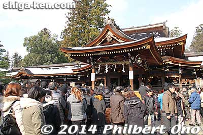 New Year's Day at a large shrine in Japan is such a spectacle.
Keywords: shiga taga taisha shrine new year&#039;s hatsumode