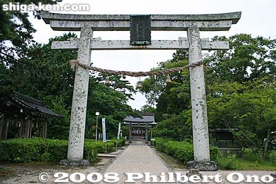 Toju Jinja Shrine. 藤樹神社
Keywords: shiga takashima adogawa nakae toju confucian philosopher scholar shinto shrine torii