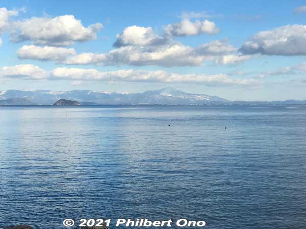 From Imazu Port, Chikubushima island and Mt. Ibuki can be seen across the lake.
Keywords: shiga takashima imazu lake biwa