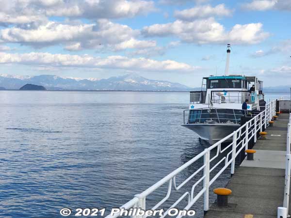 "Interlaken" cruise boat at Imazu Port with Chikubushima and Mt. Ibuki in the background.
Keywords: shiga takashima imazu lake biwa