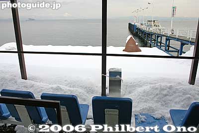 Outdated photo: Waiting lounge at Imazu Port in winter.
Keywords: shiga prefecture takashima city imazu imazucho lake biwa