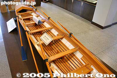 Made of wood. The seats do not move. It is an obsolete racing boat.
Keywords: shiga prefecture takashima city imazu imazucho lake biwa museum