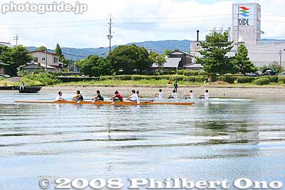 In Aug. 2006, a local NPO called the Takashima-Imazu Rowing Club restarted the Imazu Regatta with the support of the rowing clubs from Imazu Junior High School and Takashima High School.
Keywords: shiga takashima imazu regatta lake biwa rowing race boats