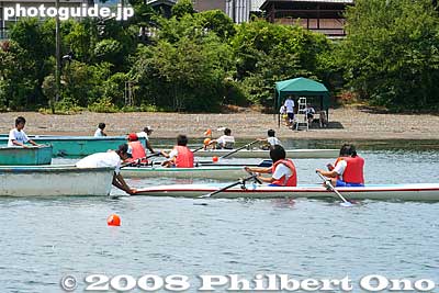 There were four racing categories: 1. Junior and high school students, 2. General public (beginners or experienced), 3. Rowing club alumni and experienced rowers, and 4. Combination of 2 and 3.
Keywords: shiga takashima imazu regatta lake biwa rowing race boats