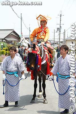 Yabusame horseback archer.
Keywords: shiga takashima shichikawa matsuri festival 