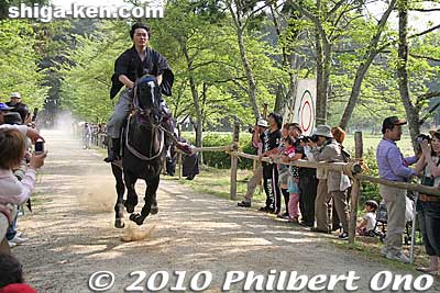Then the remaining horses ran a few times as well, three times each.
Keywords: shiga takashima shichikawa matsuri festival 