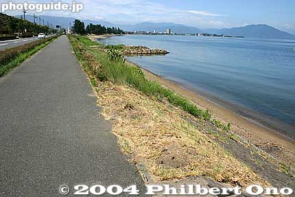 Cycling path along the shore in Shin-Asahi, Takashima.
Keywords: shiga takashima shin-asahi lake biwa