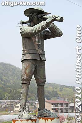 Gulliver statue on the Omi-Takashima Station train platform.
Keywords: shiga takashima 