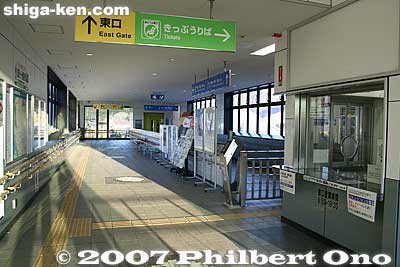 JR Takatsuki Station corridor. Impressive new train station.
Keywords: shiga takatsuki-cho jr takatsuki train station hokuriku line