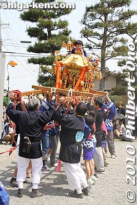 Keywords: shiga yasu hyozu taisha shrine matsuri festival mikoshi portable shrine