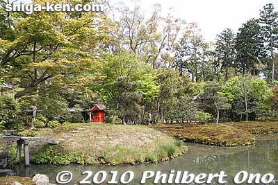 This garden is also beautiful in fall when they light up the autumn leaves at night (see photos below).
Keywords: shiga yasu hyozu taisha shinto shrine japanese garden 