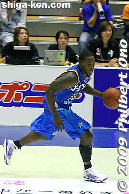 Mike Hall #23
Keywords: shiga yasu lakestars pro basketball game bj-league Takamatsu Five Arrows 